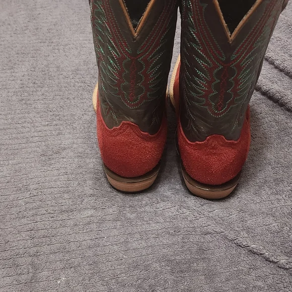 Stylish Red and Brown Western Boots 12EE - Picture 2 of 5